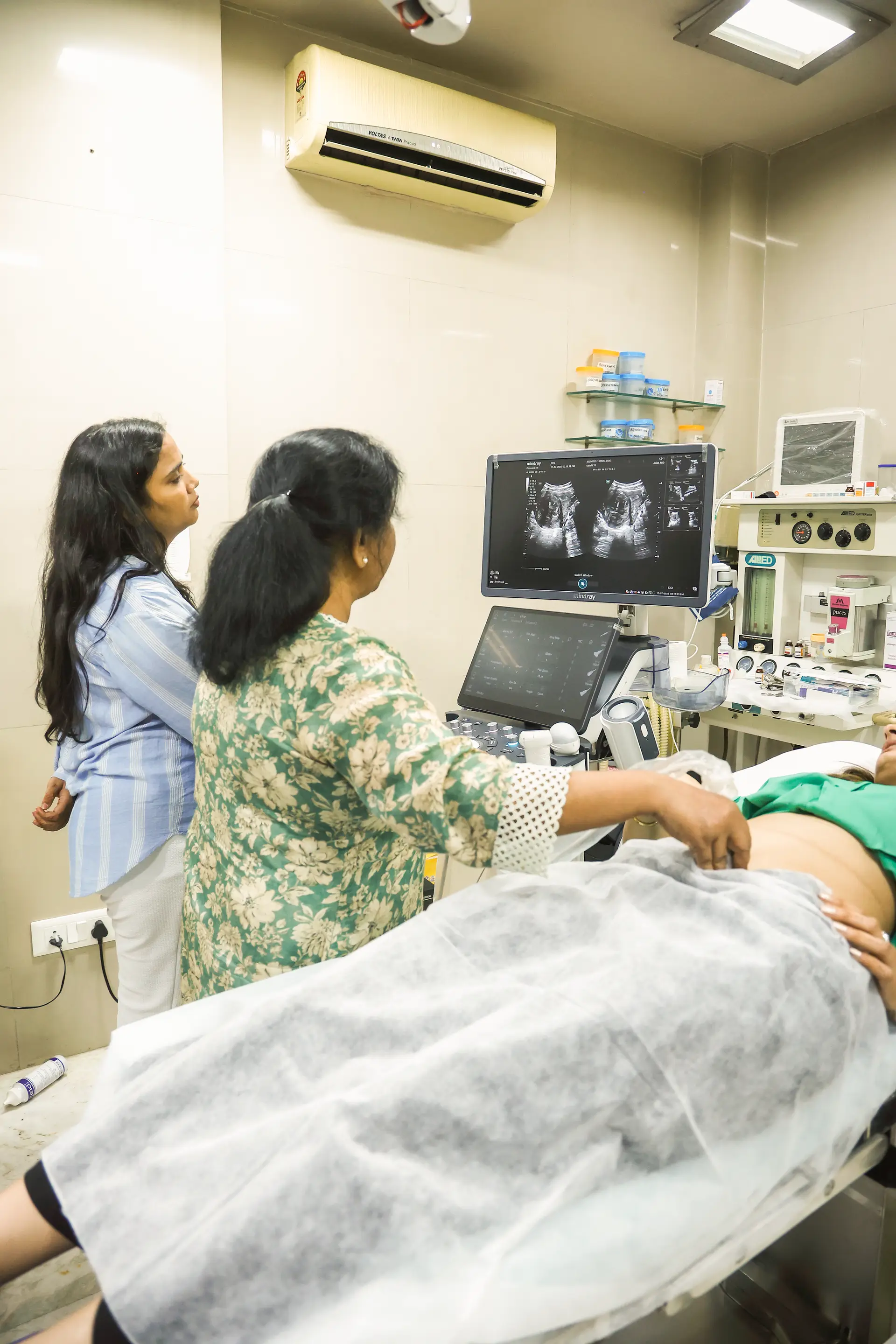 EPIA specialist performing an ultrasound-guided fertility procedure